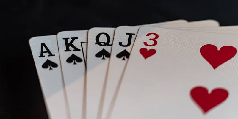 Bí quyết cực hay khi chơi bài Poker có 5 lá là gì?