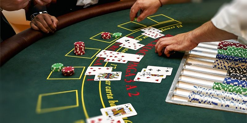 Các vị trí trong bài Poker thường gặp được mô tả chi tiết