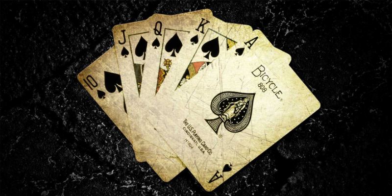 Chơi bài Poker có 5 lá cần có mẹo quản lý vốn