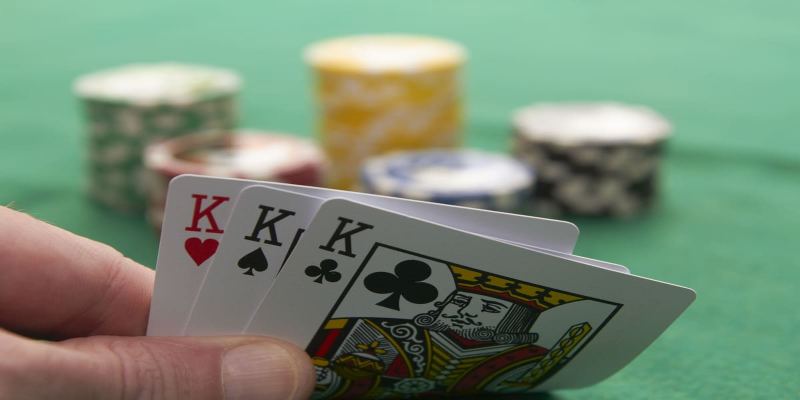 Kinh nghiệm chơi bài Poker có 3 lá của cao thủ như thế nào?