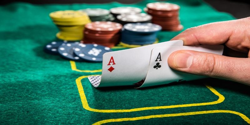 Kỹ thuật đặt cược nâng cao khi chơi Poker 2 lá là gì?