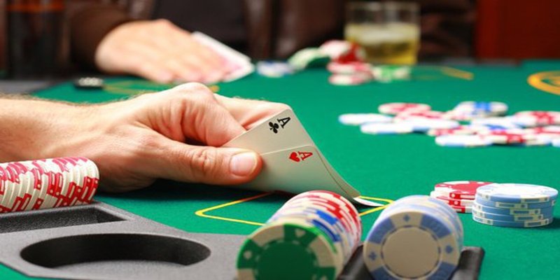 Ưu điểm khi hiểu rõ các vị trí trong bài Poker là gì?